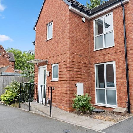 Royal House Wolverhampton - Perfect For Contractors & Large Groups エクステリア 写真