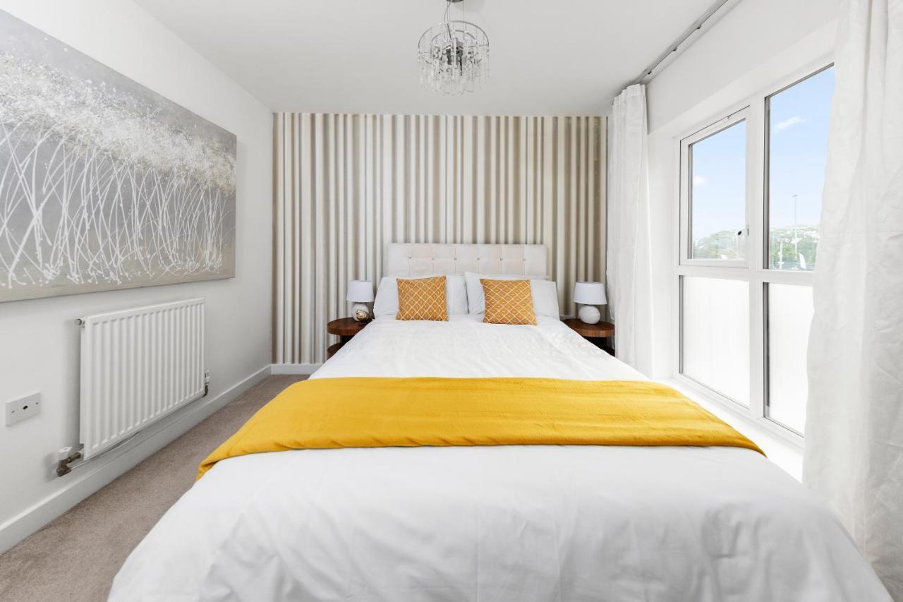 Royal House Wolverhampton - Perfect For Contractors & Large Groups エクステリア 写真