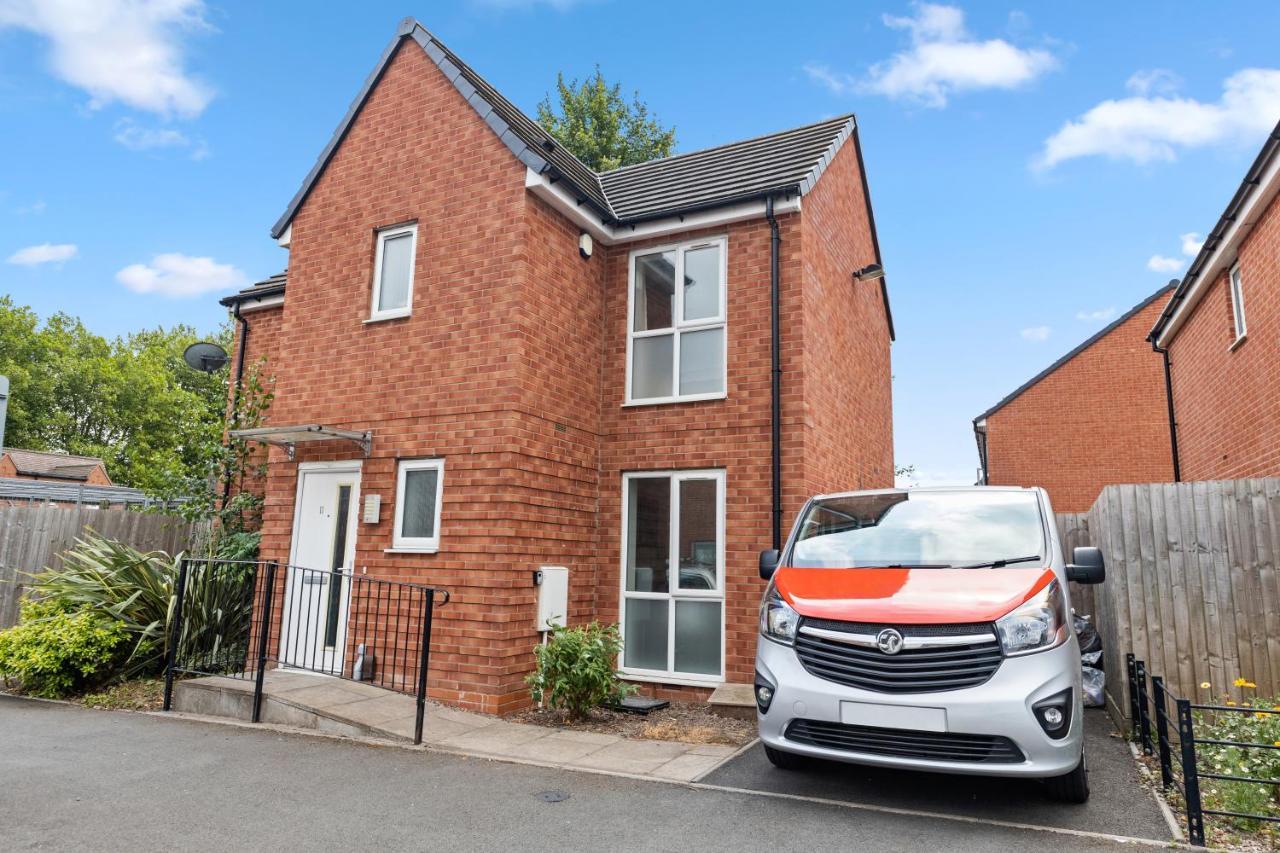 Royal House Wolverhampton - Perfect For Contractors & Large Groups エクステリア 写真
