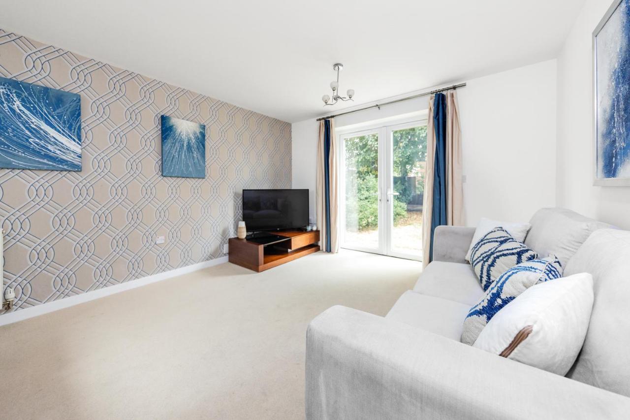 Royal House Wolverhampton - Perfect For Contractors & Large Groups エクステリア 写真